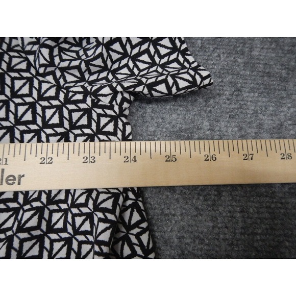 Catherines Button Up Shirt Top Women's‎ Plus Size 1X Black White Geometric - Picture 6 of 7